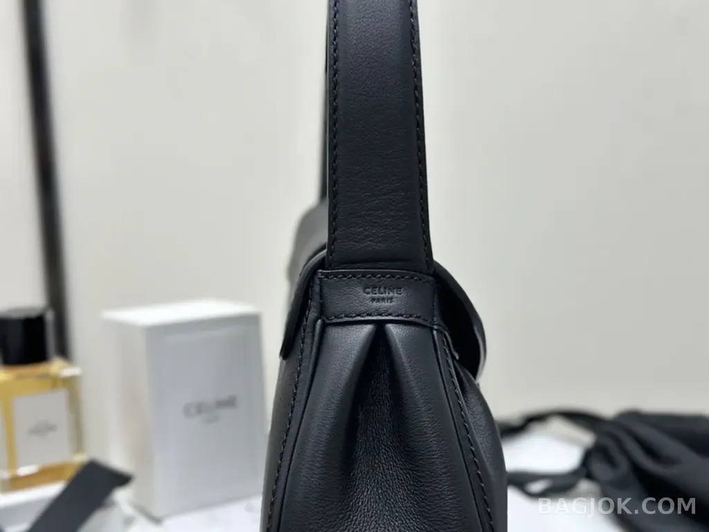 셀린느 CELINE 미디움 폴리백 상세 이미지