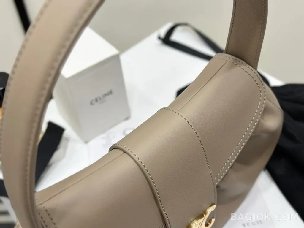 셀린느 CELINE 미디움 폴리백 상세 이미지