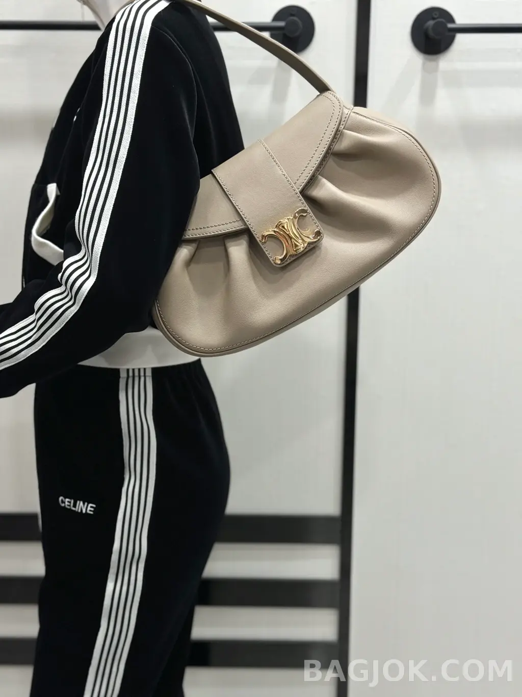 셀린느 CELINE 미디움 폴리백 상세 이미지