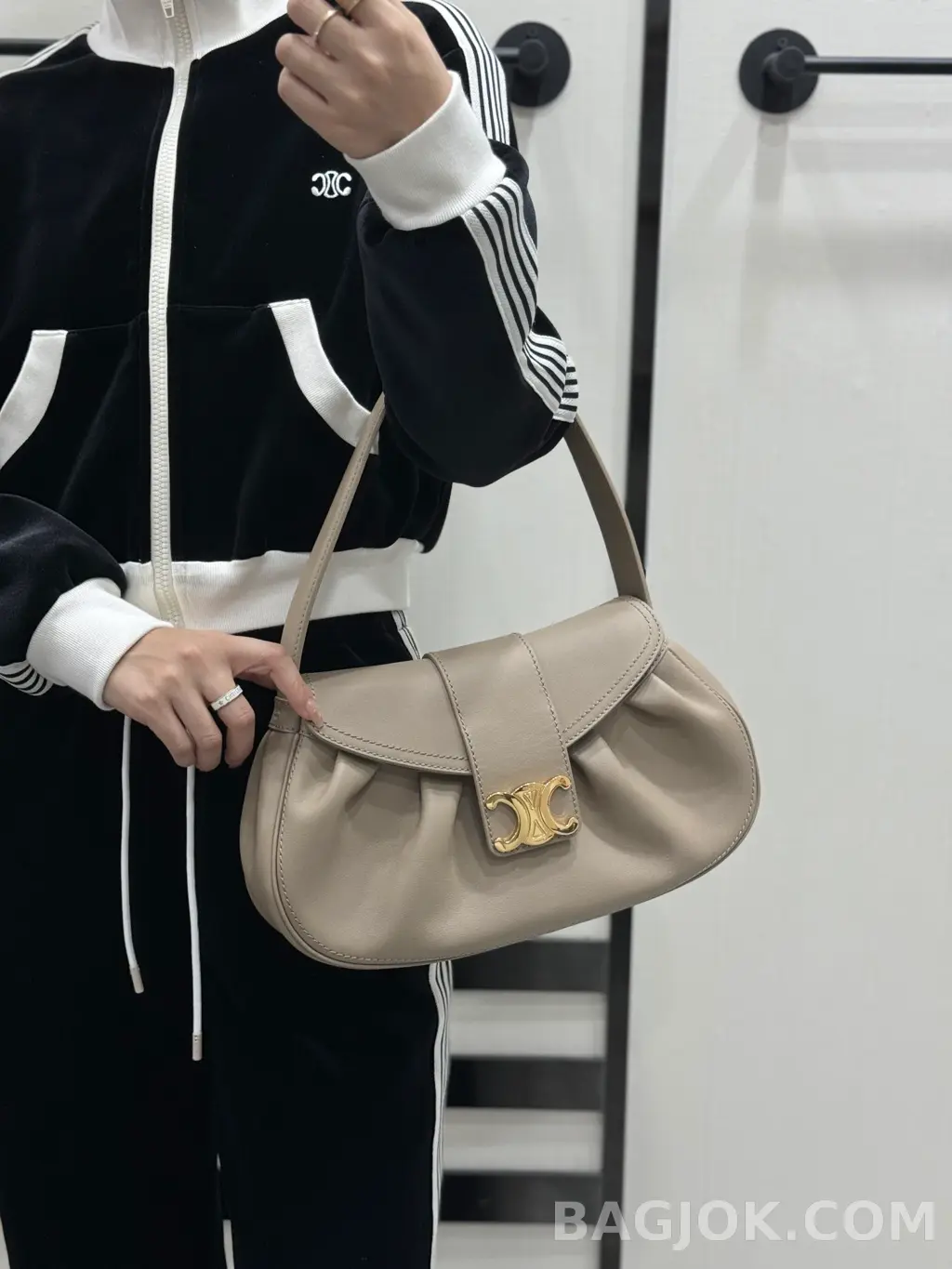 셀린느 CELINE 미디움 폴리백 상세 이미지
