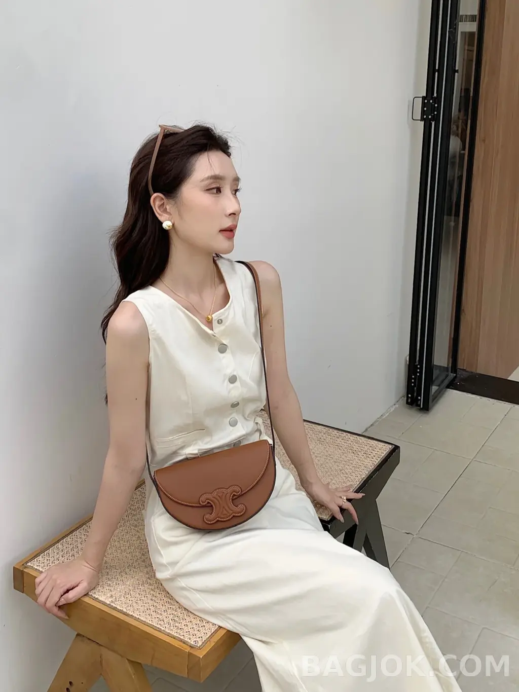 셀린느 CEL 퀴르 트리옹프 베사체백 상세 이미지