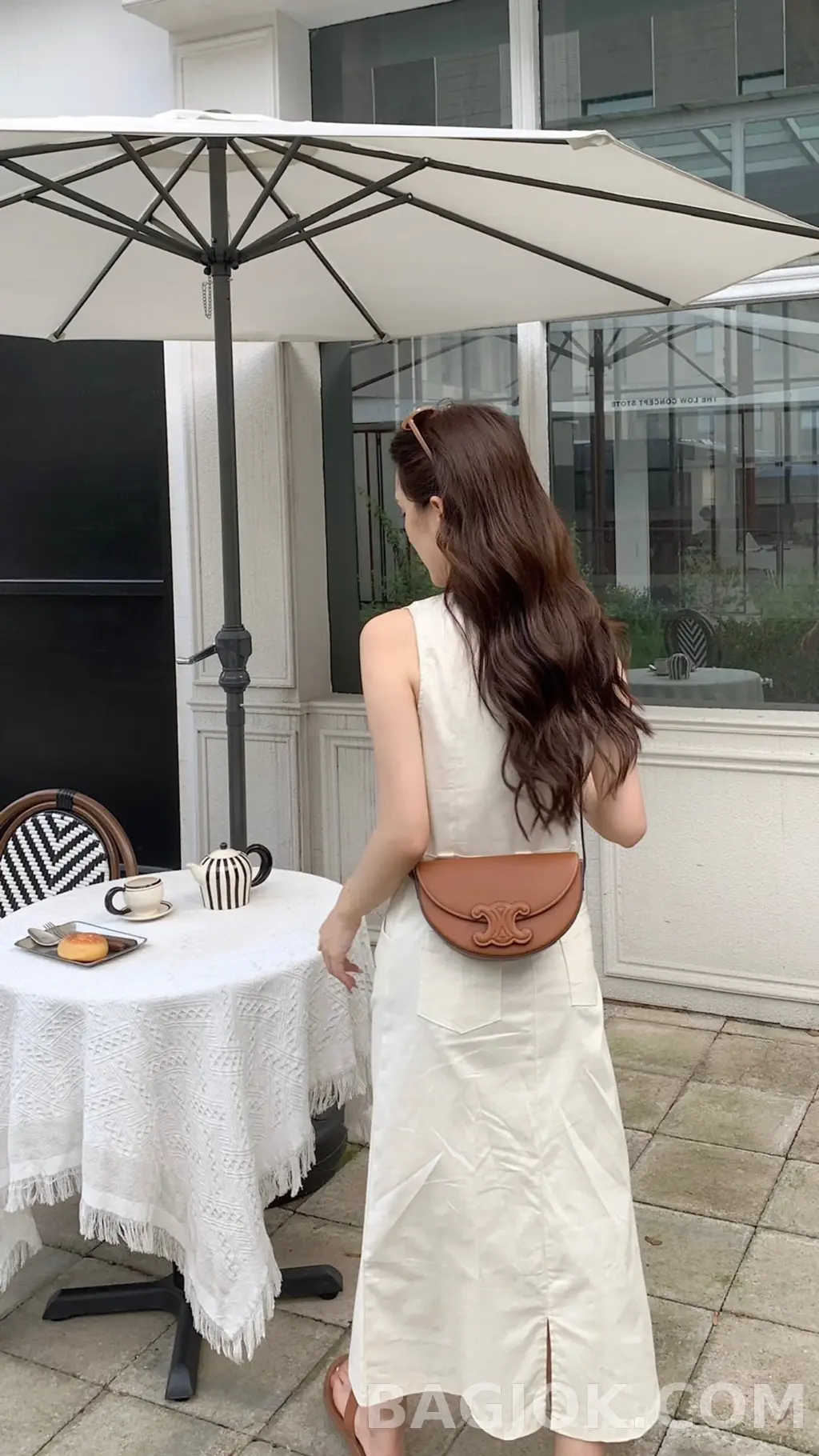 셀린느 CEL 퀴르 트리옹프 베사체백 상세 이미지