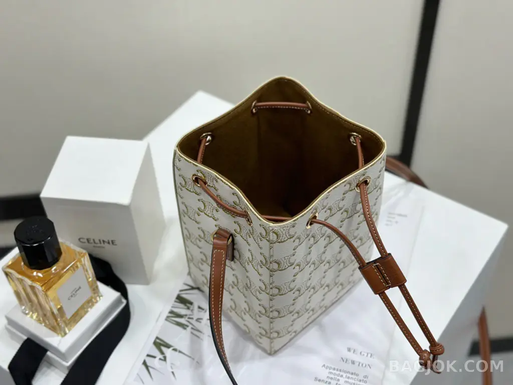 셀린느 CELINE 트리옹프 마이크로 세일러 버킷백 상세 이미지