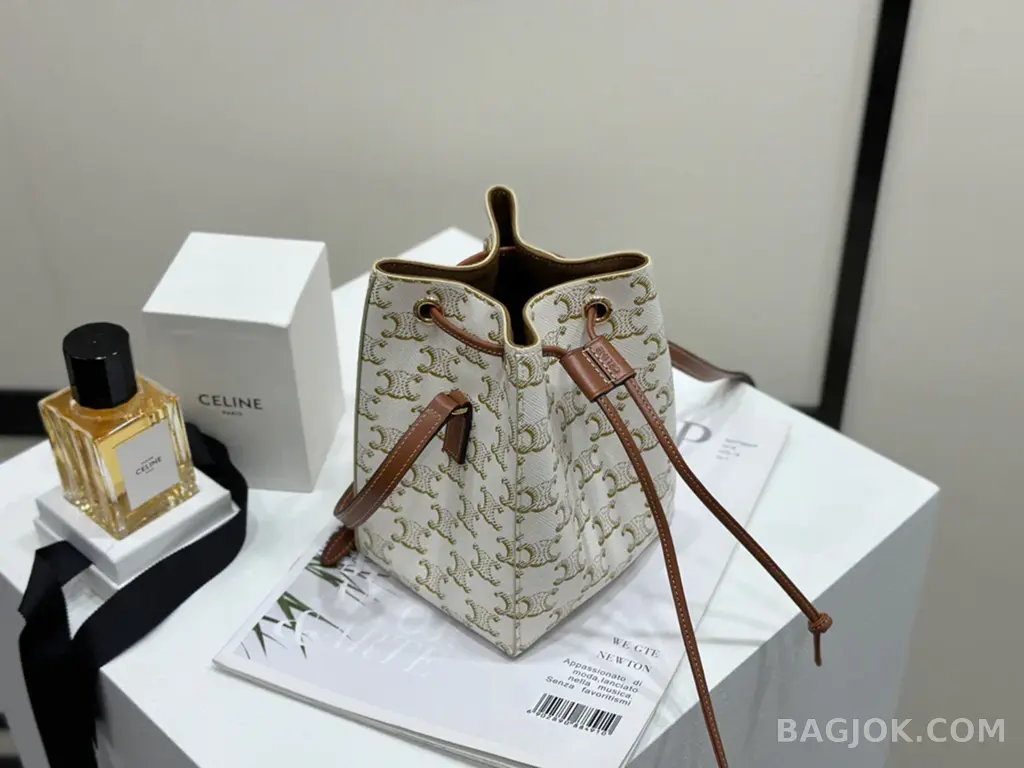 셀린느 CELINE 트리옹프 마이크로 세일러 버킷백 상세 이미지