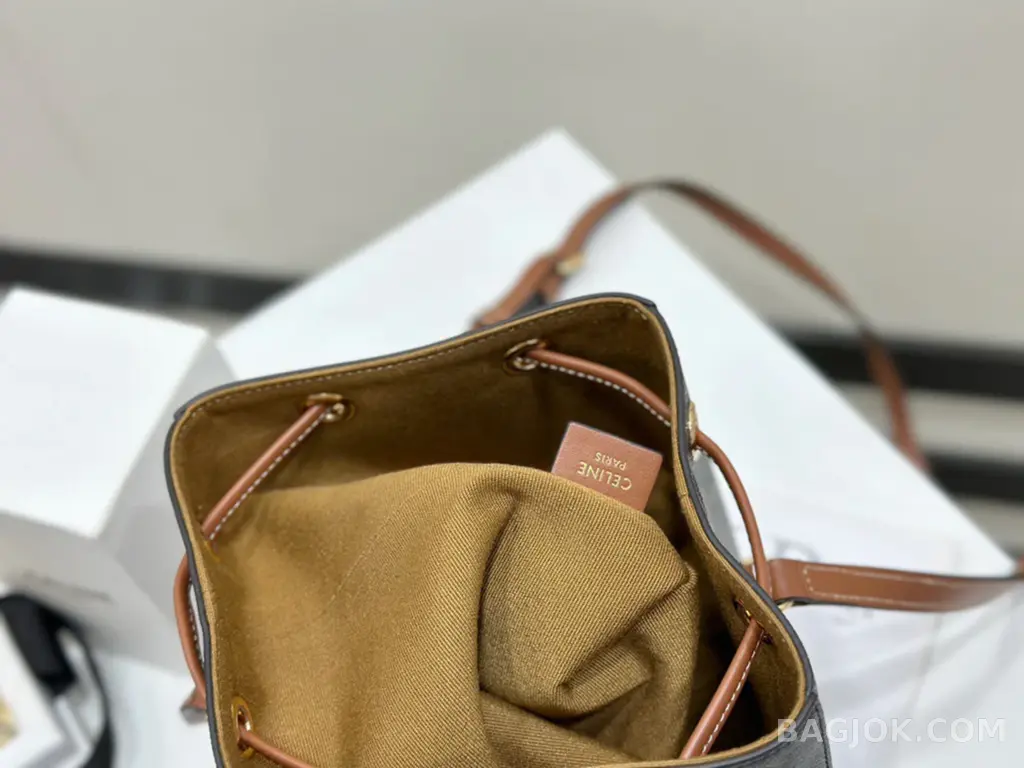 셀린느 CELINE 트리옹프 마이크로 세일러 버킷백 상세 이미지