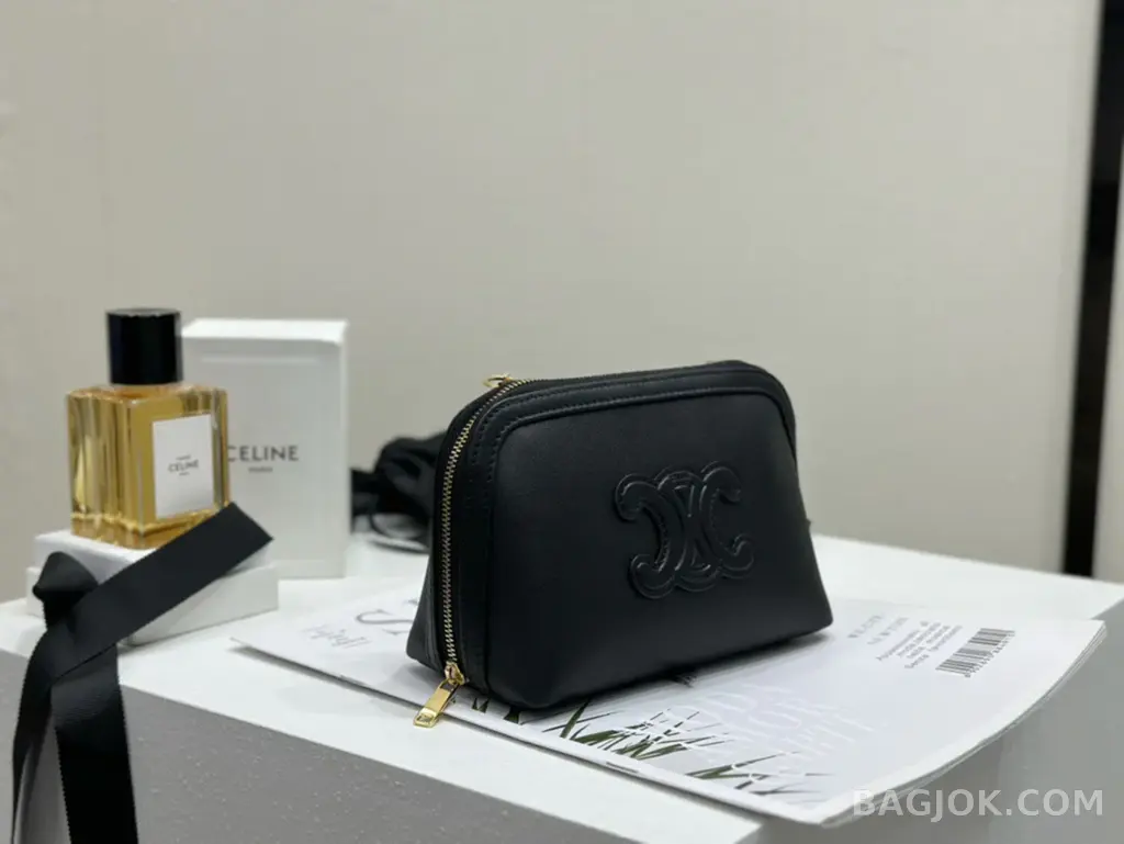 셀린느 CELINE 트리옹프 레더 체인 클러치 상세 이미지