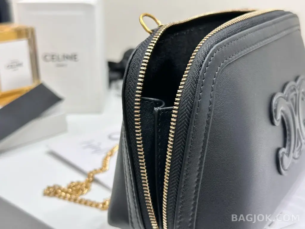 셀린느 CELINE 트리옹프 레더 체인 클러치 상세 이미지