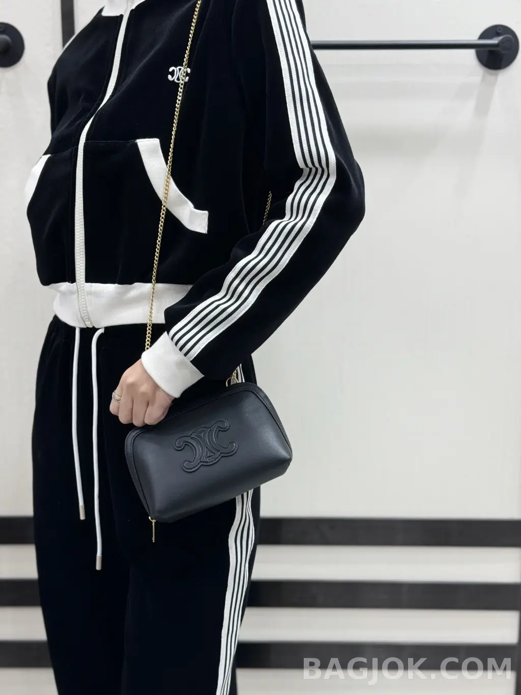 셀린느 CELINE 트리옹프 레더 체인 클러치 상세 이미지
