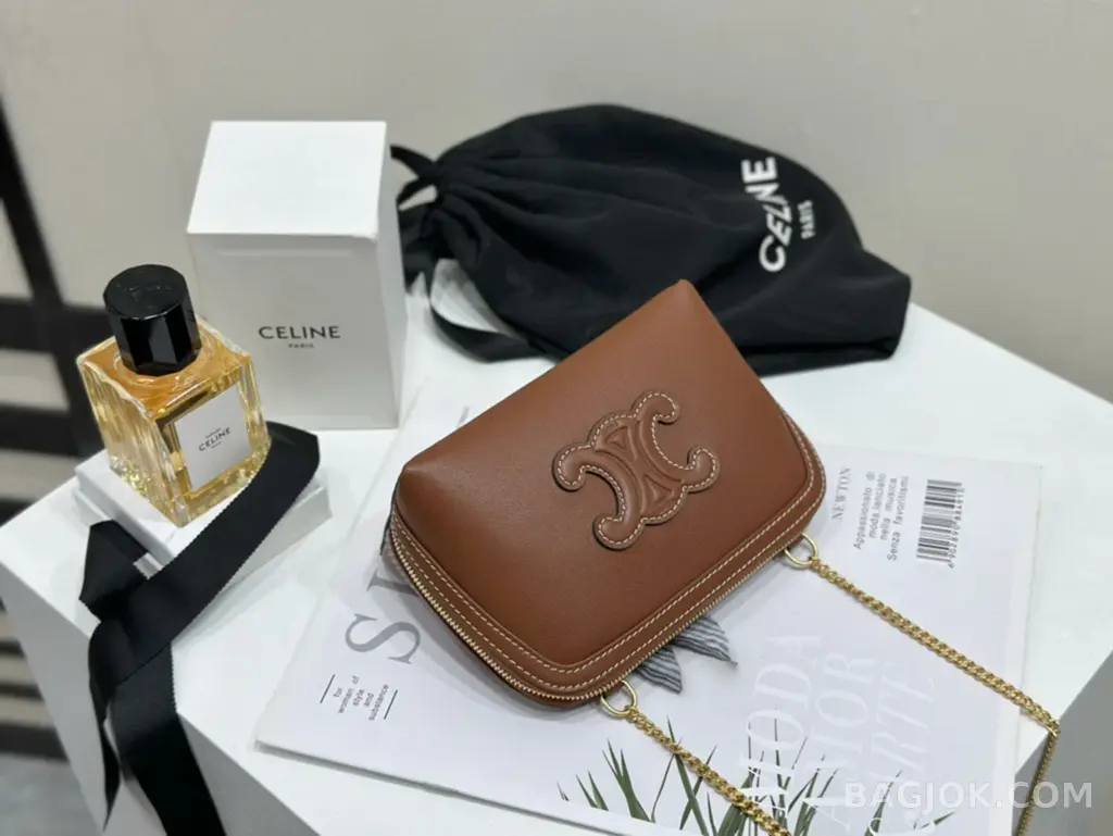셀린느 CELINE 트리옹프 레더 체인 클러치 상세 이미지