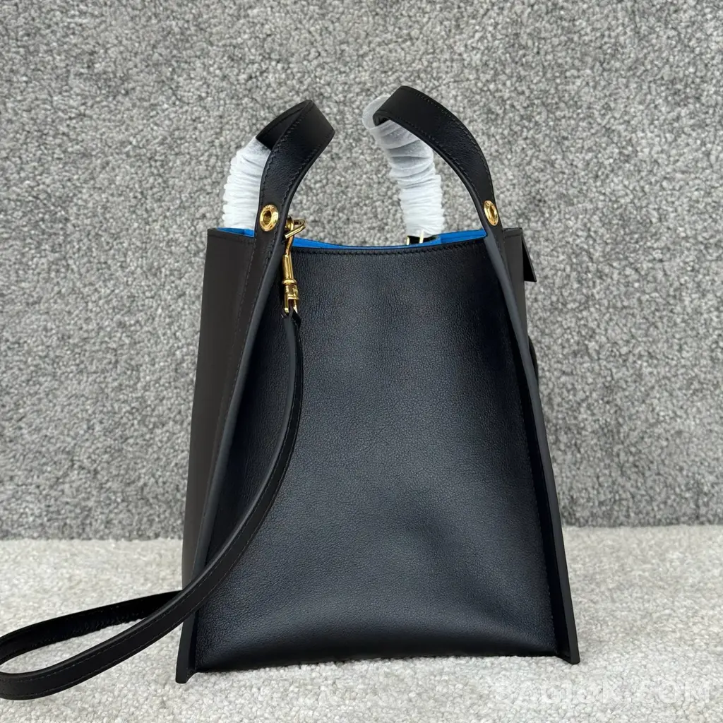 셀린느 CELINE 스몰 큐보 백 상세 이미지