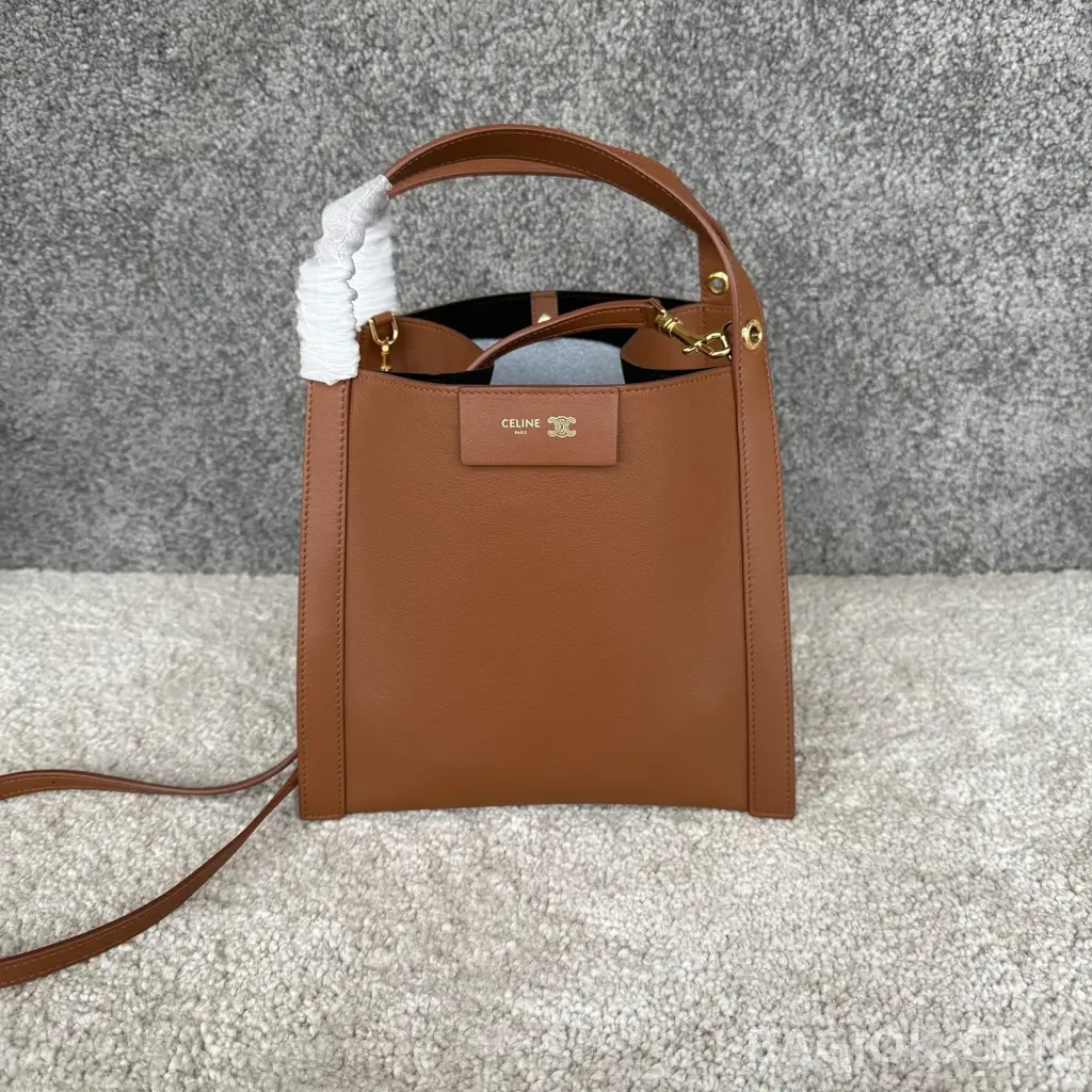 셀린느 CELINE 스몰 큐보 백 상세 이미지