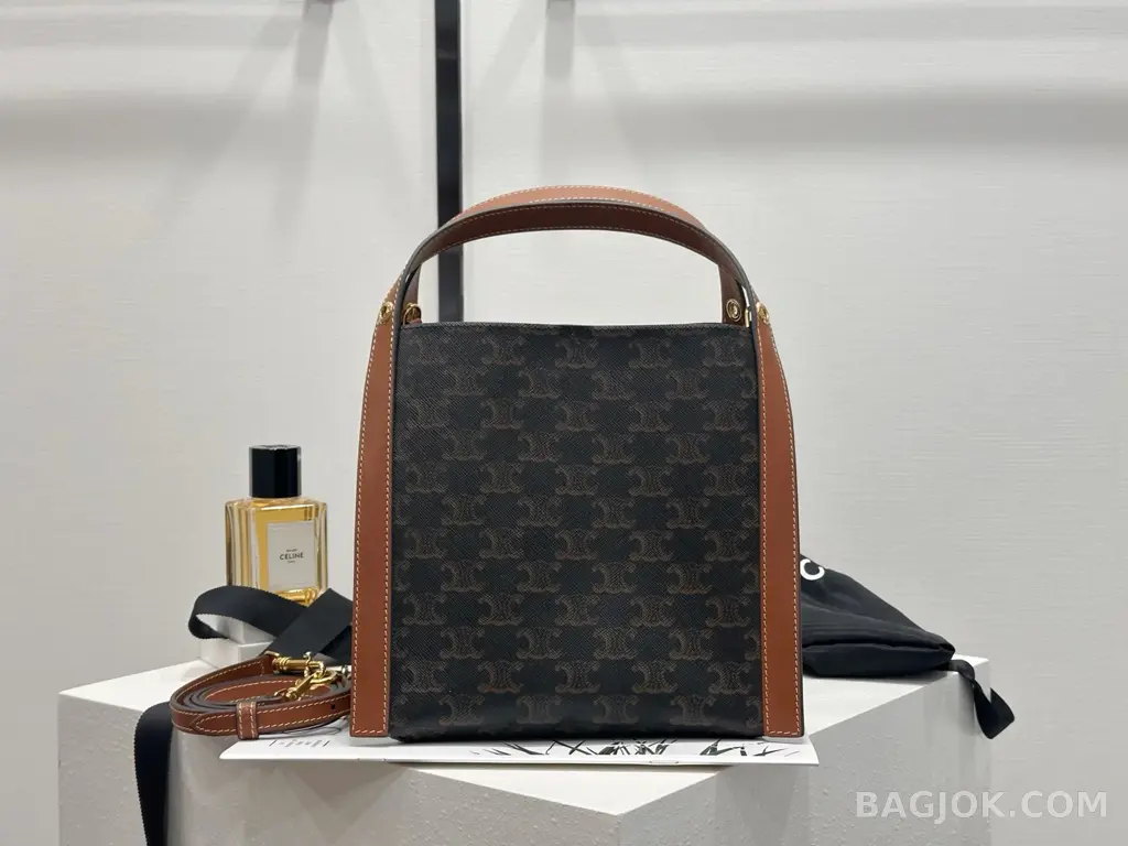 셀린느 CELINE 큐보백 캔버스 스몰 상세 이미지