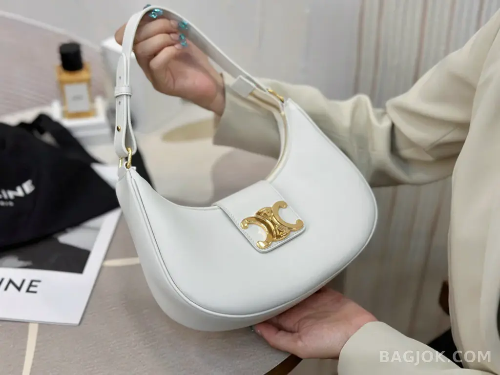 셀린느 CELINE 아바 트리오페 레더백 상세 이미지