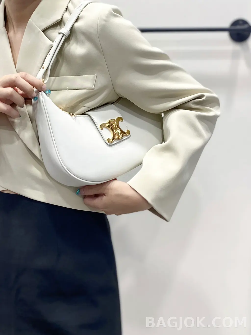 셀린느 CELINE 아바 트리오페 레더백 상세 이미지