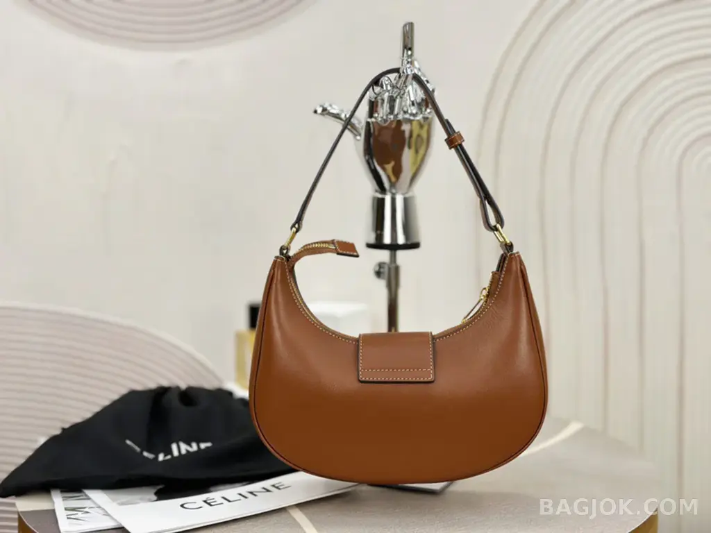 셀린느 CELINE 아바 트리오페 레더백 상세 이미지