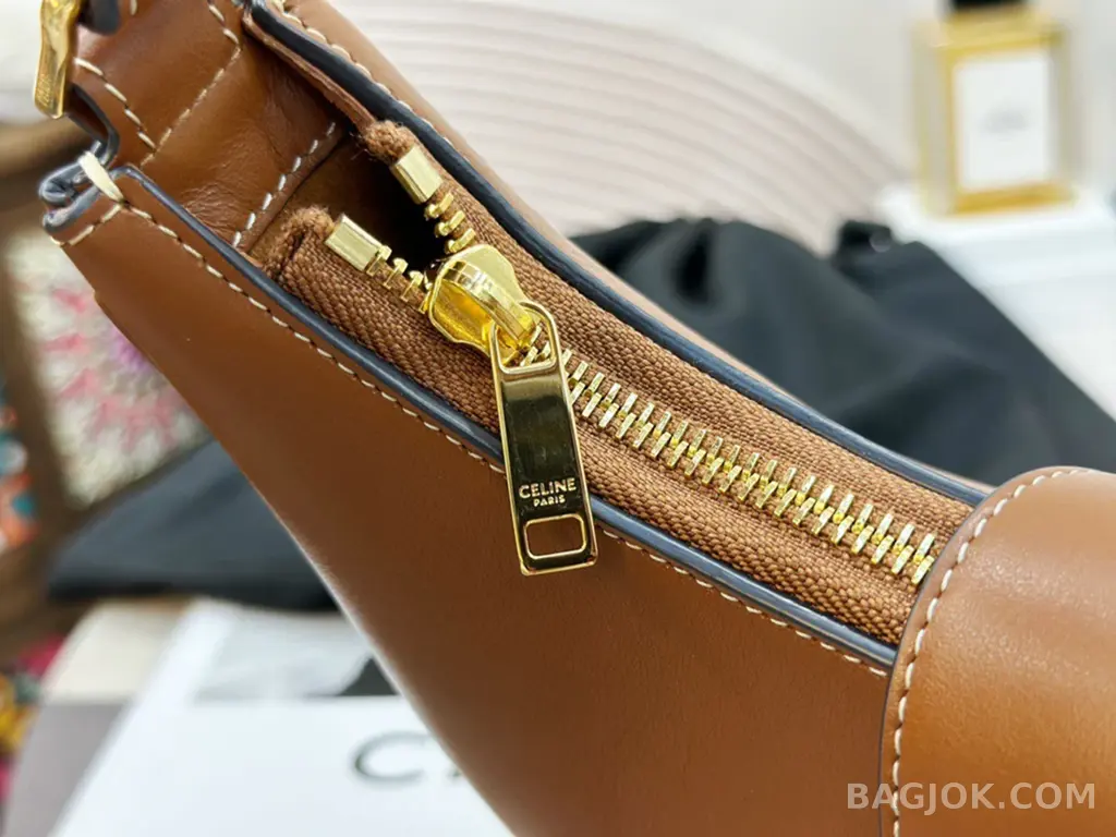 셀린느 CELINE 아바 트리오페 레더백 상세 이미지