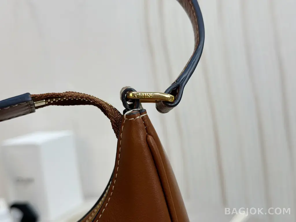 셀린느 CELINE 아바 트리오페 레더백 상세 이미지
