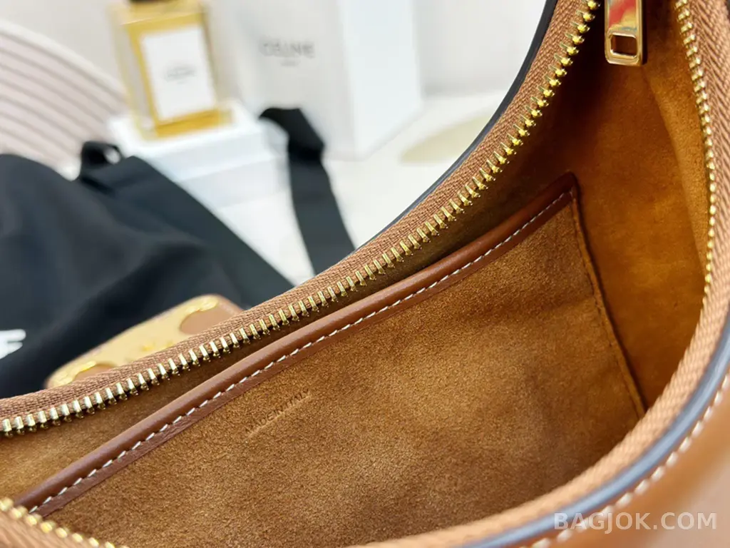 셀린느 CELINE 아바 트리오페 레더백 상세 이미지