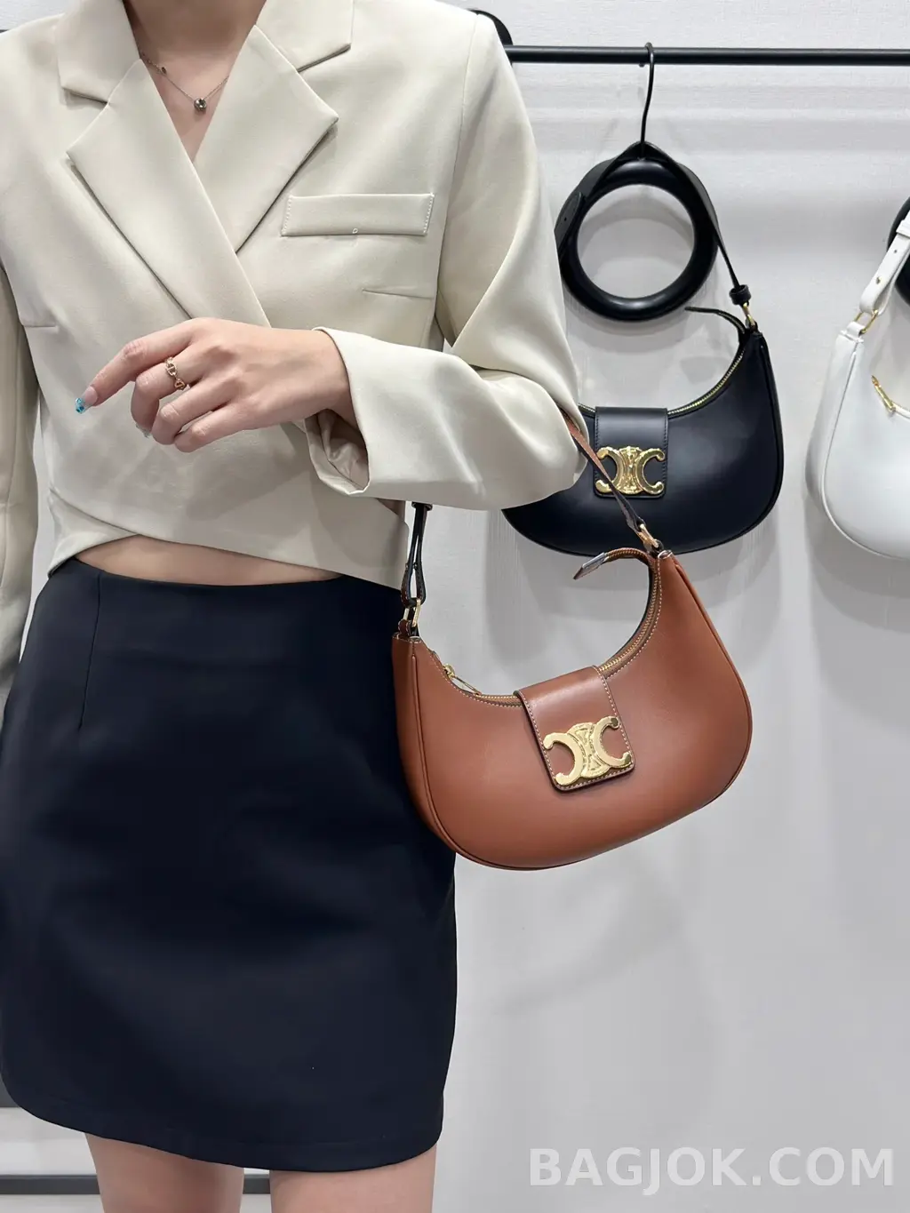 셀린느 CELINE 아바 트리오페 레더백 상세 이미지