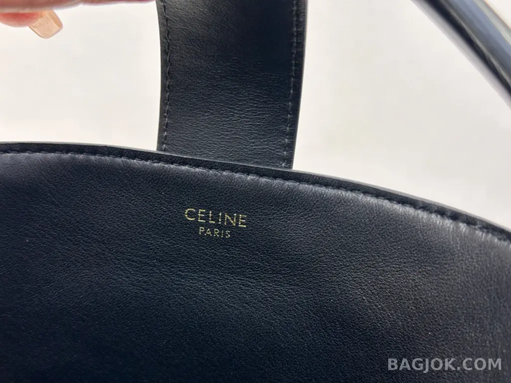 셀린느 CELINE 루이즈 버킷백 미니 상세 이미지