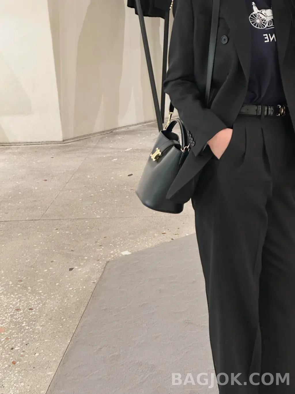 셀린느 CELINE 루이즈 버킷백 미니 상세 이미지
