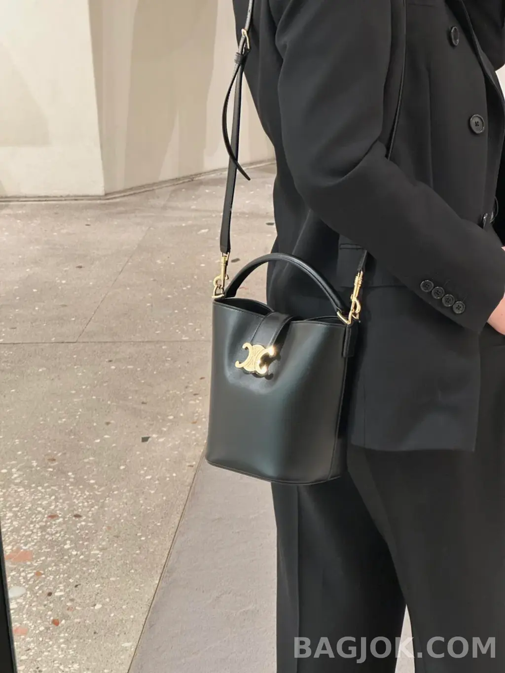셀린느 CELINE 루이즈 버킷백 미니 상세 이미지