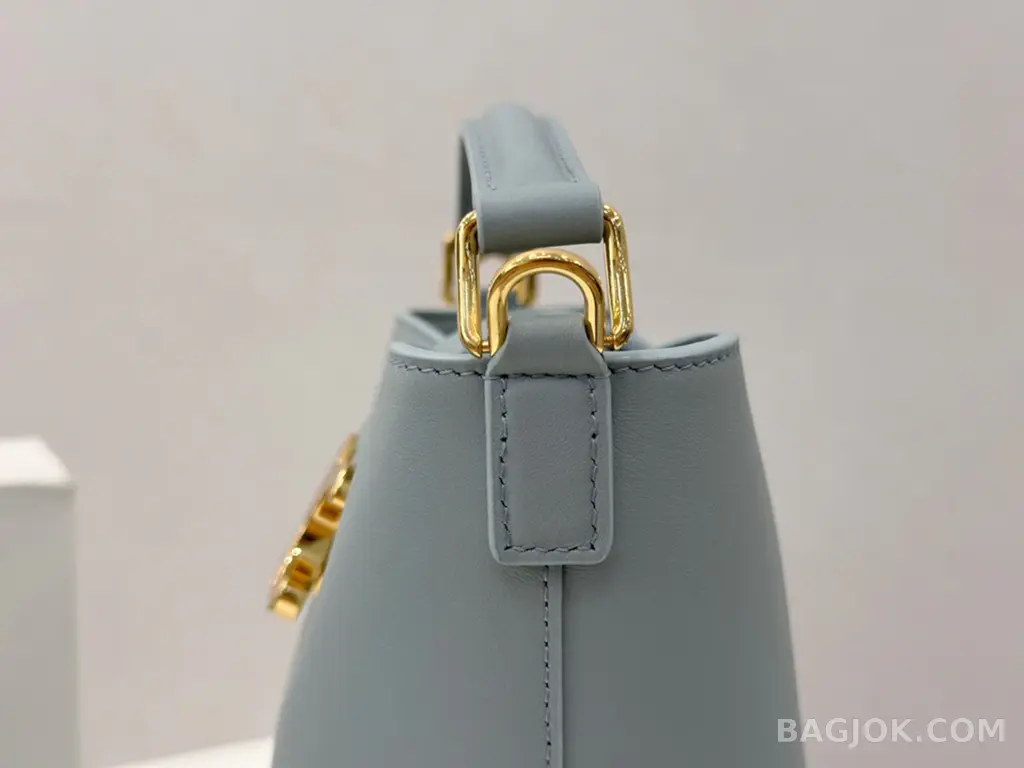 셀린느 CELINE 루이즈 버킷백 미니 상세 이미지