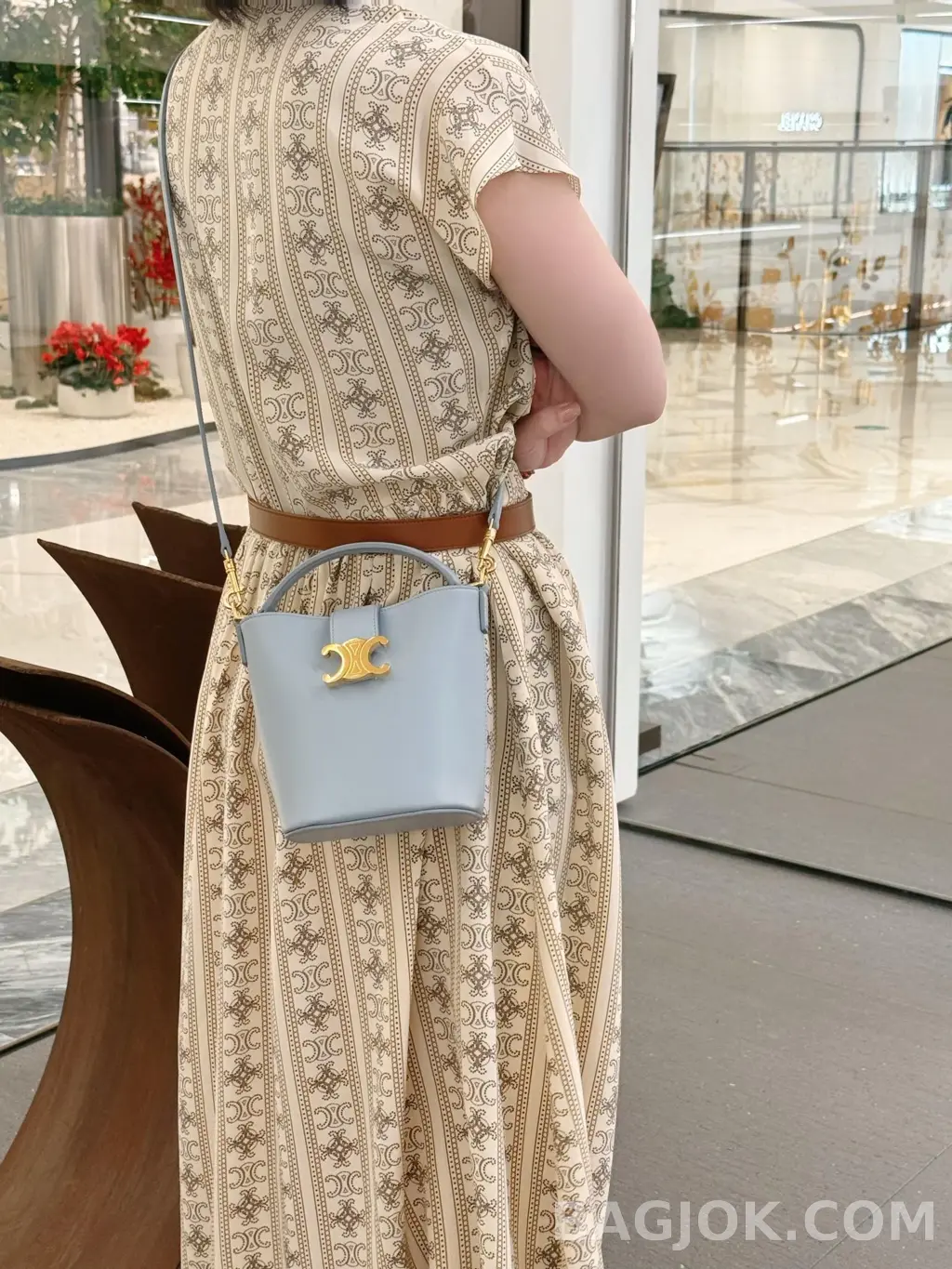 셀린느 CELINE 루이즈 버킷백 미니 상세 이미지