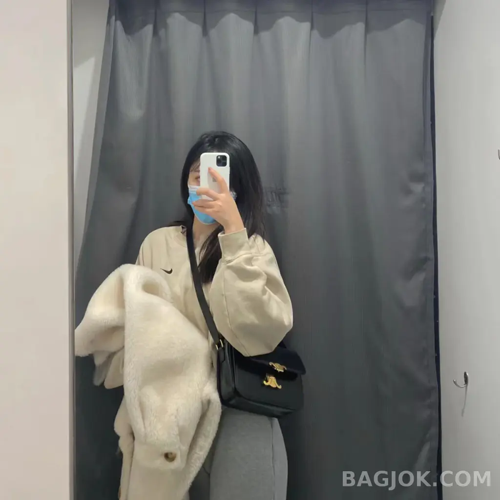 셀린느 CELINE 트리옹프 숄더백 미디움  상세 이미지