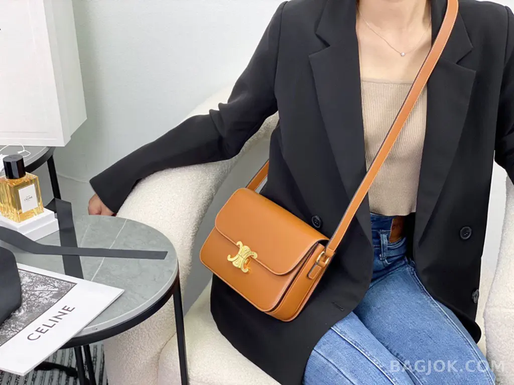 셀린느 CELINE 트리옹프 숄더백 미디움  상세 이미지