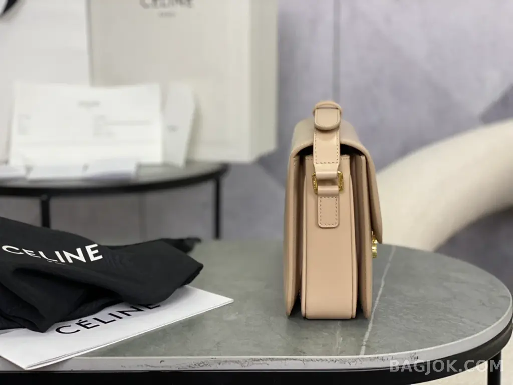 셀린느 CELINE 트리옹프 숄더백 미디움  상세 이미지