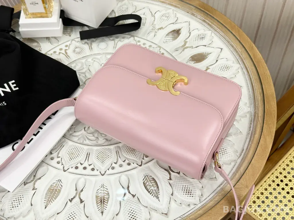 셀린느 CELINE 트리옹프 숄더백 미디움  상세 이미지