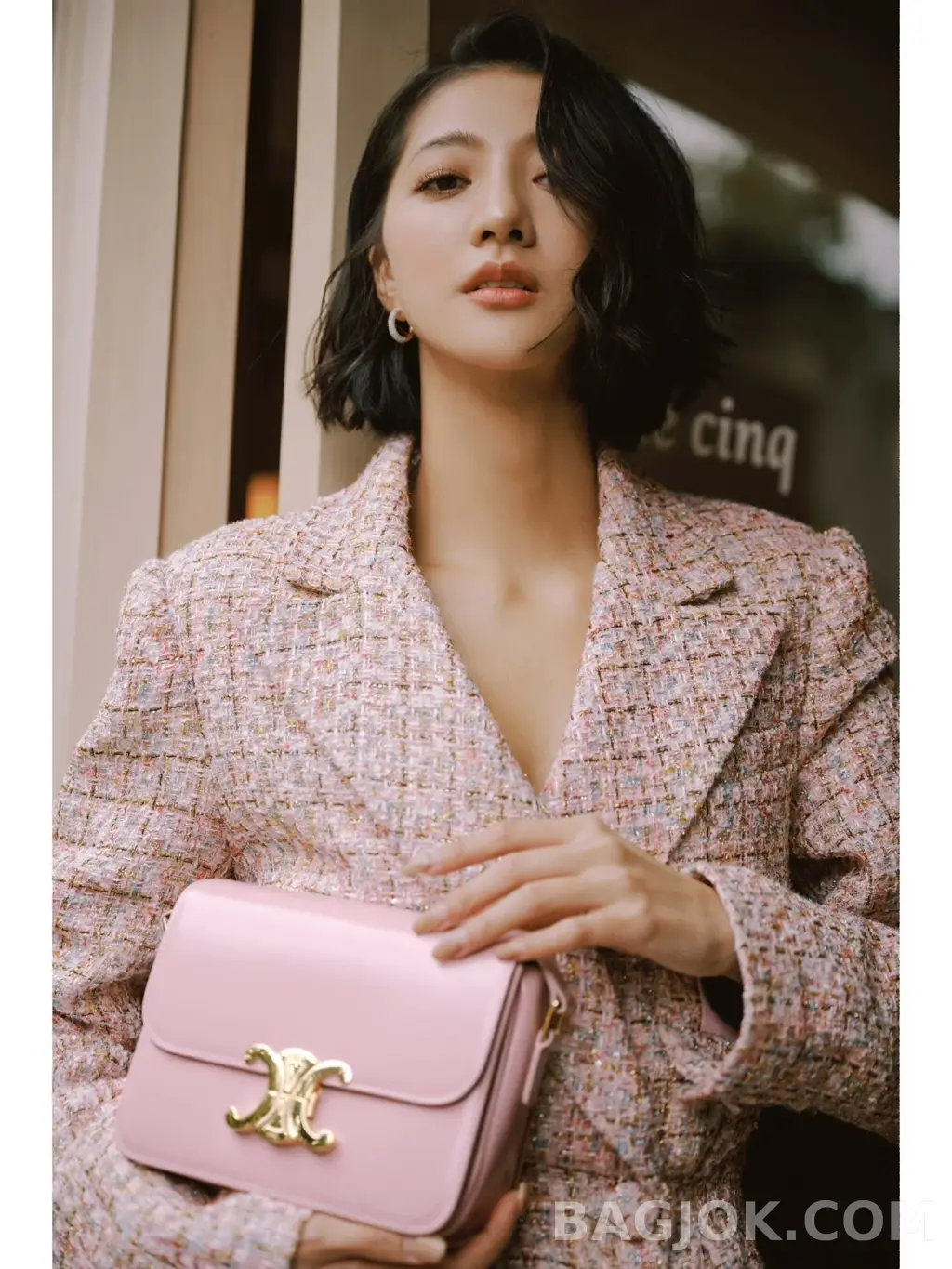 셀린느 CELINE 트리옹프 숄더백 미디움  상세 이미지