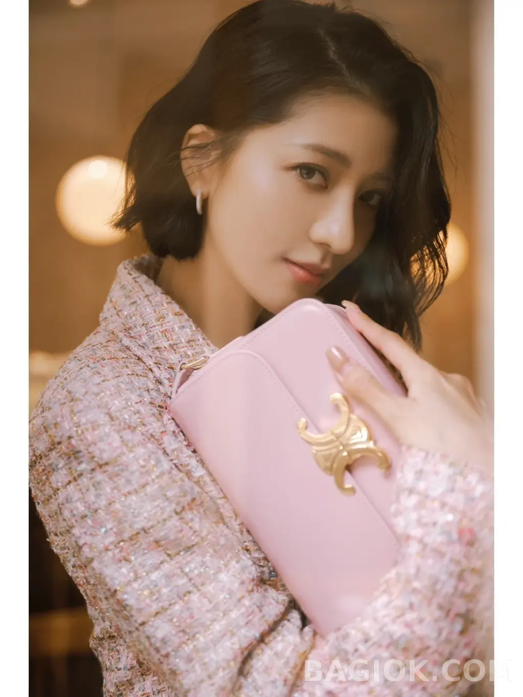 셀린느 CELINE 트리옹프 숄더백 미디움  상세 이미지