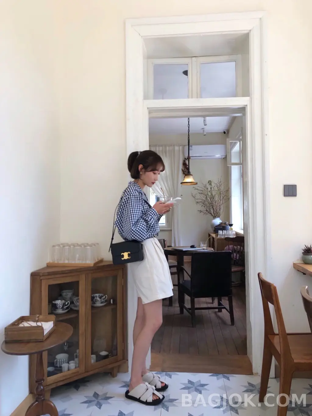 셀린느 CELINE 트리옹프 숄더백 틴 상세 이미지