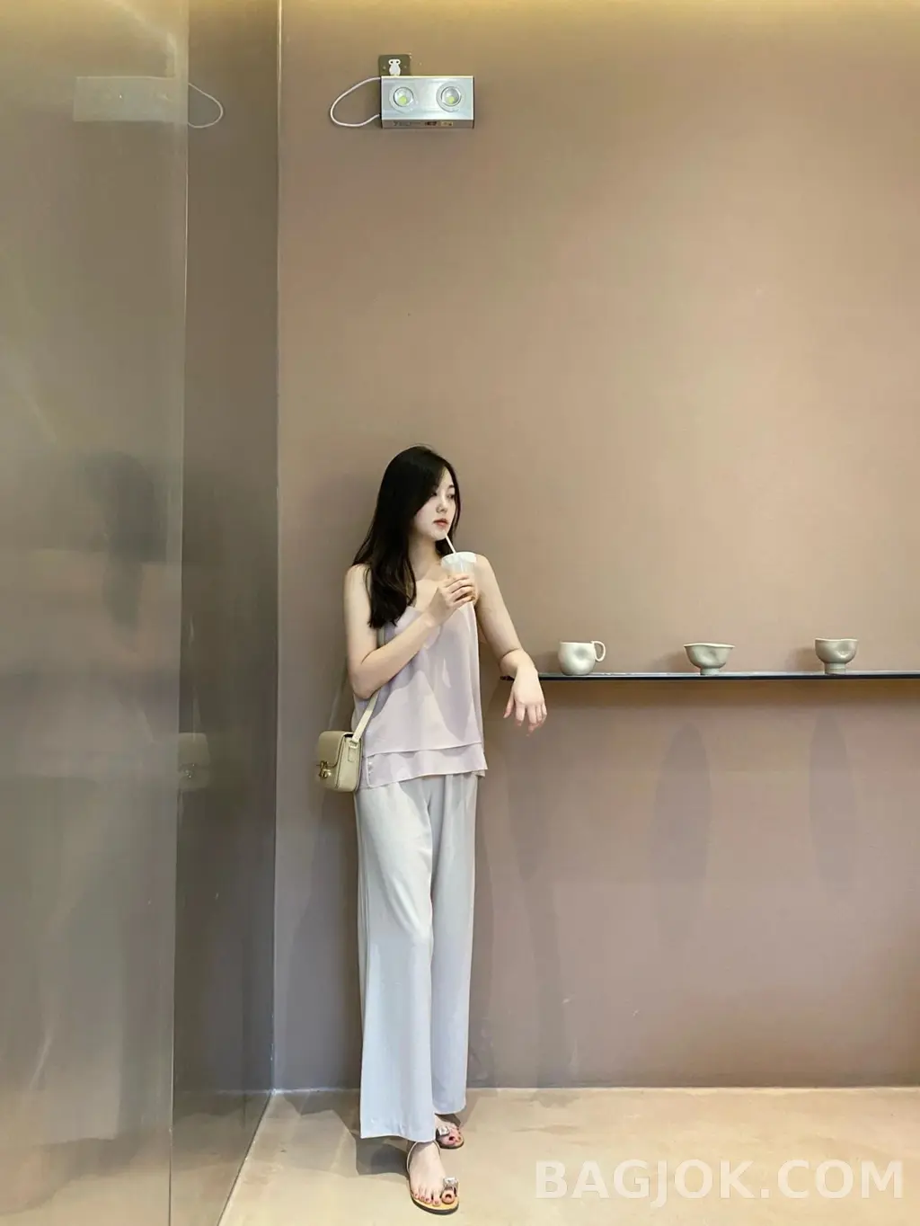 셀린느 CELINE 트리옹프 숄더백 틴 상세 이미지