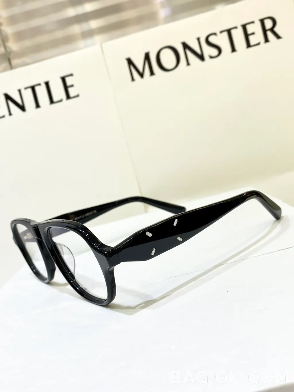 젠틀 몬스터 Gentle Monster x Maison Margiela MM113 콜라보 안경 상세 이미지