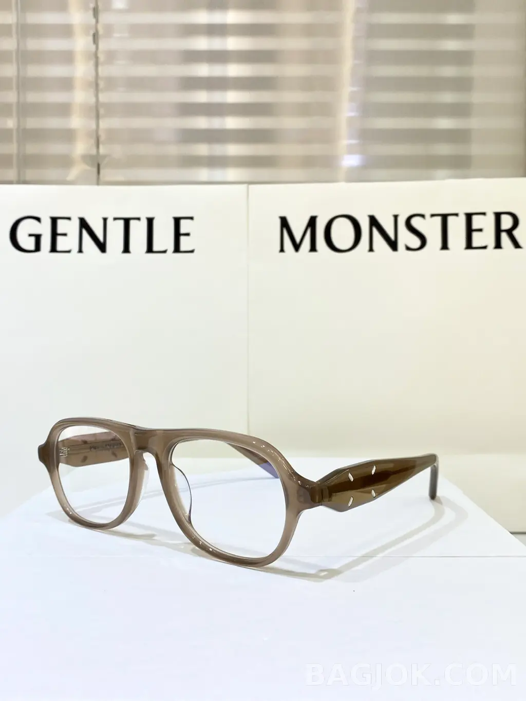 젠틀 몬스터 Gentle Monster x Maison Margiela MM113 콜라보 안경 상세 이미지