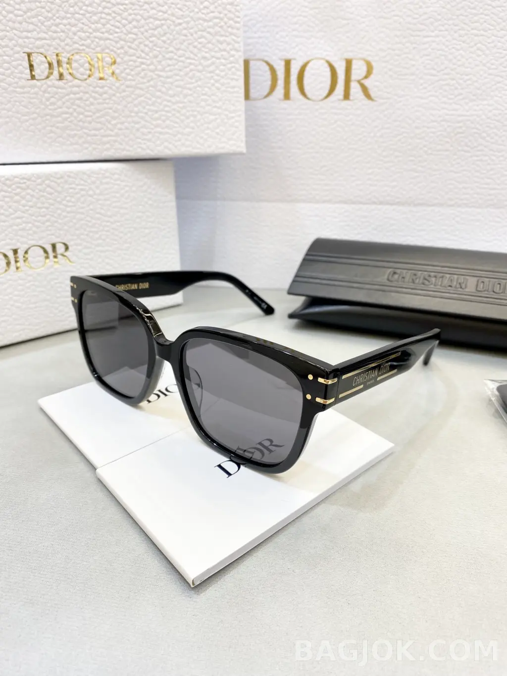 디올 DIOR Signature 스퀘어 Sunglasses 상세 이미지