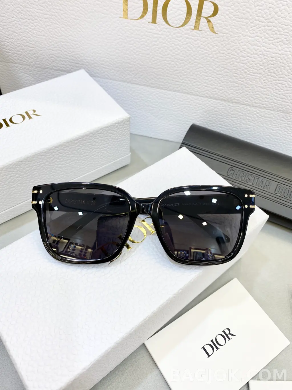 디올 DIOR Signature 스퀘어 Sunglasses 상세 이미지