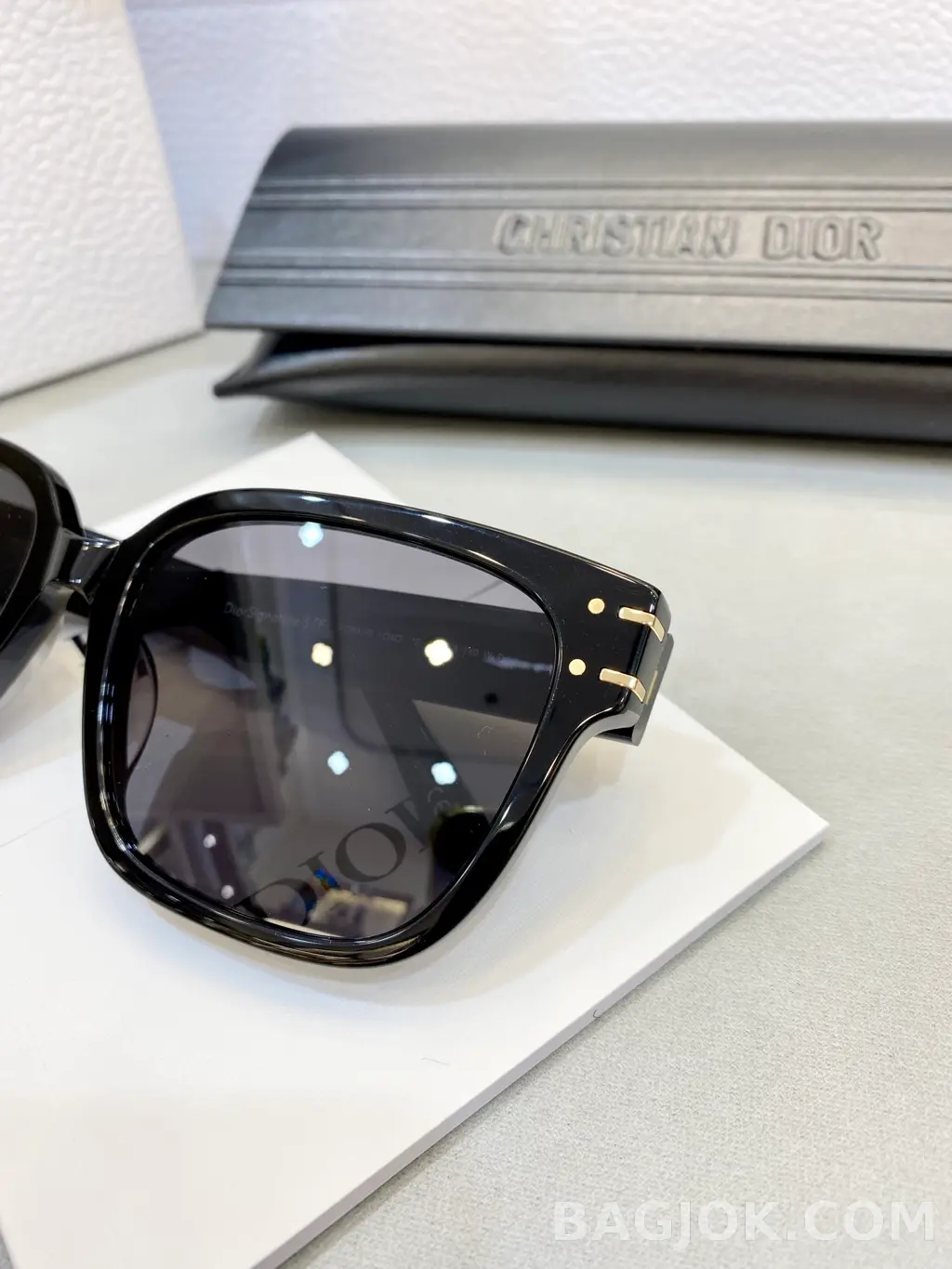 디올 DIOR Signature 스퀘어 Sunglasses 상세 이미지