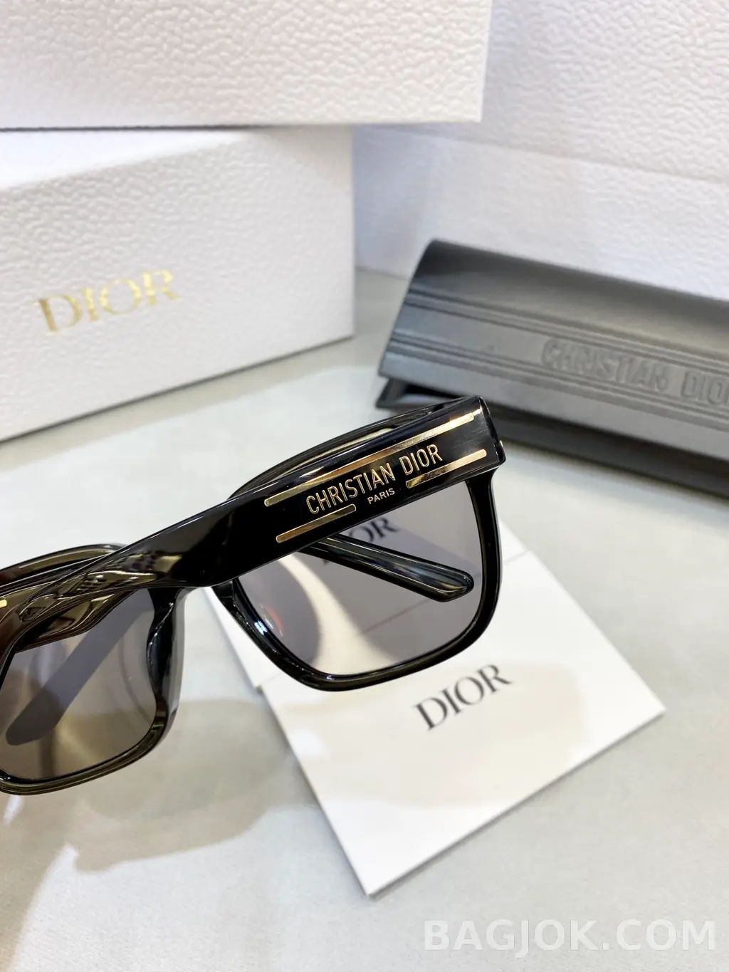 디올 DIOR Signature 스퀘어 Sunglasses 상세 이미지