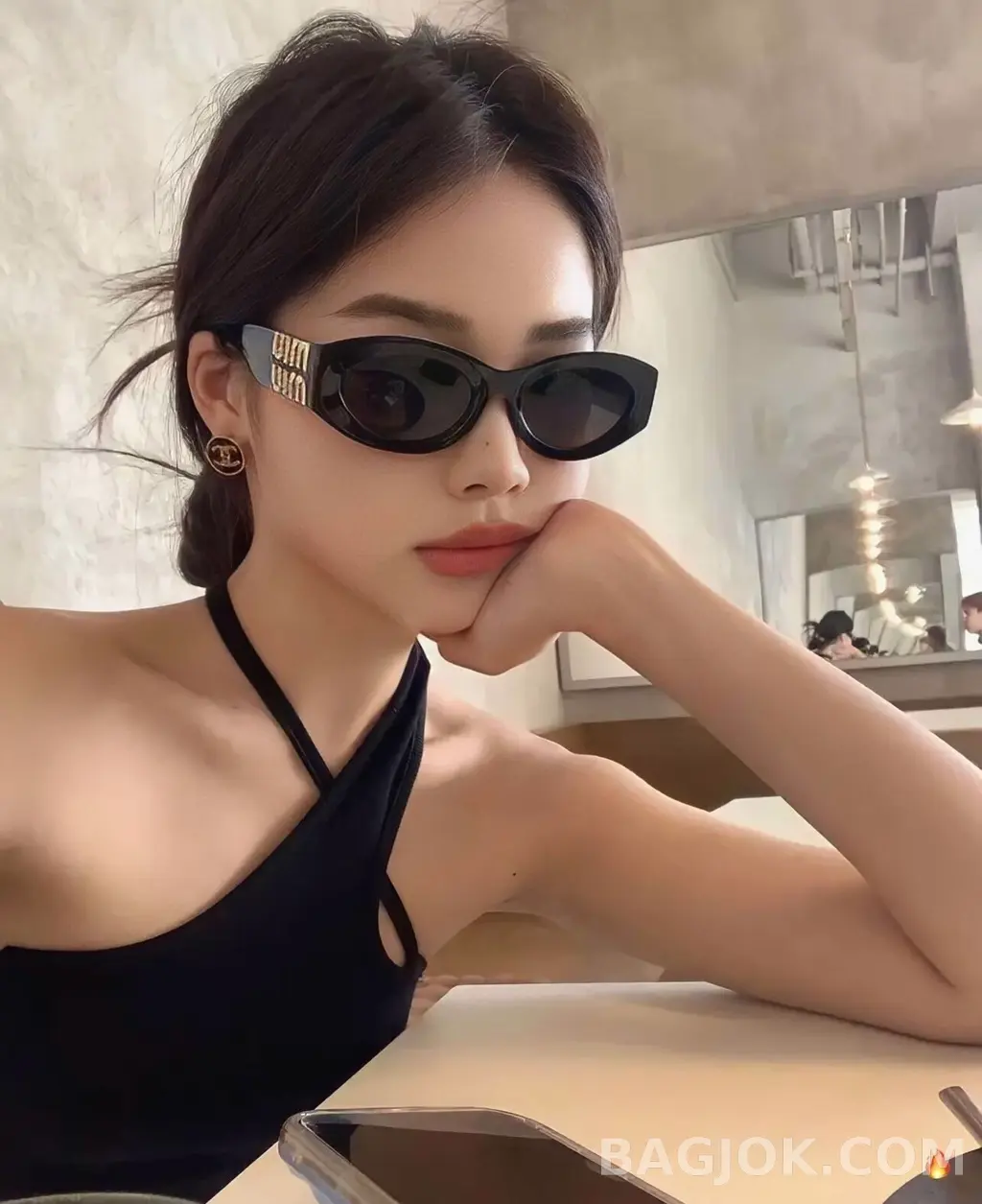 미우미우 MIU MIU SMU11W 오벌 Sunglasses 상세 이미지