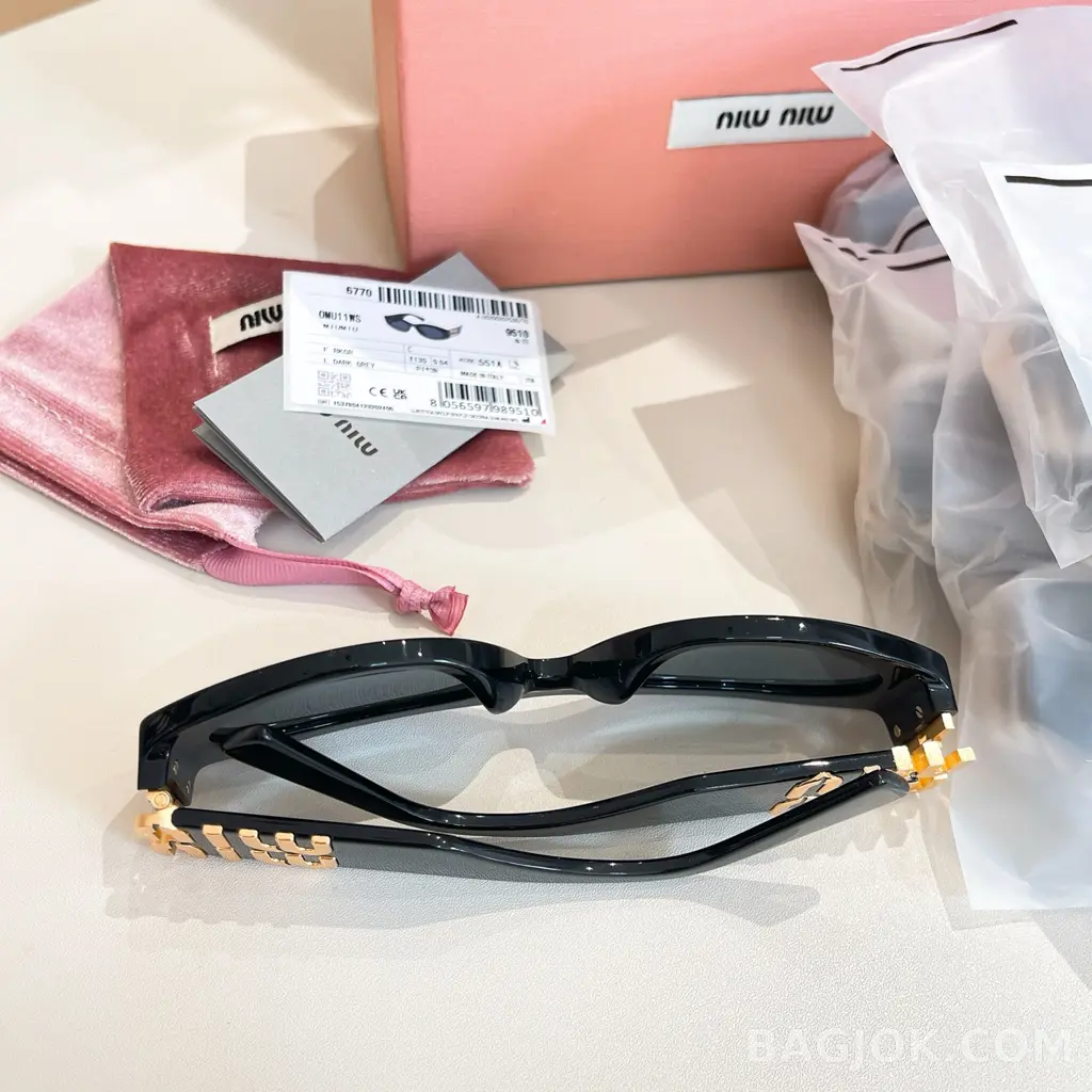 미우미우 MIU MIU SMU11W 오벌 Sunglasses 상세 이미지