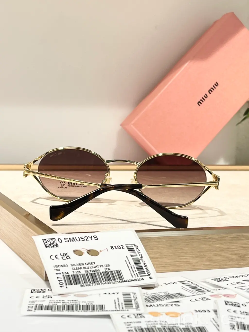미우미우 MIU MIU SMU52Y 오벌 메탈 Sunglasses 상세 이미지