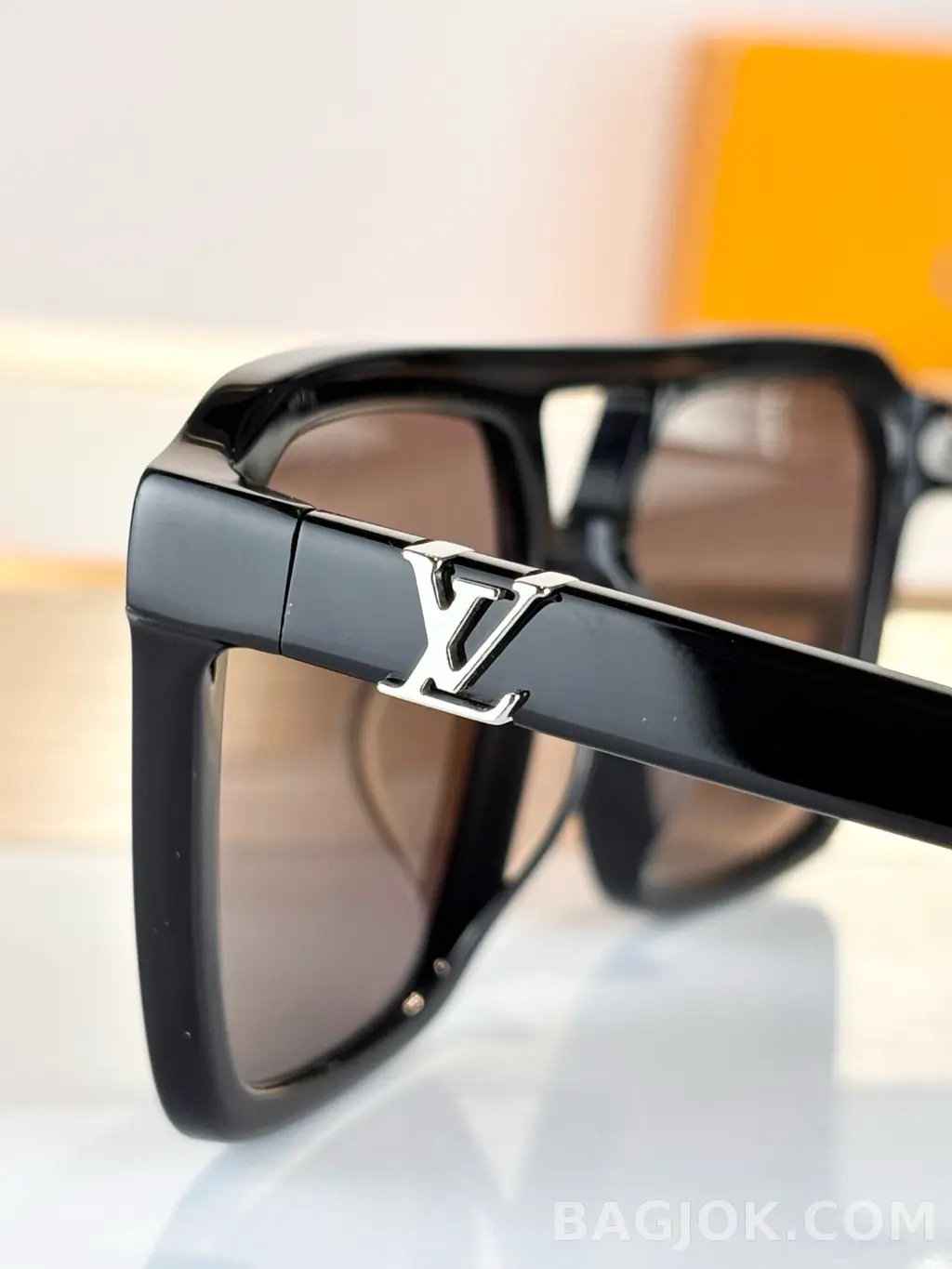 루이비통 Louis Vuitton Z3095U 사각 Sunglasses 상세 이미지