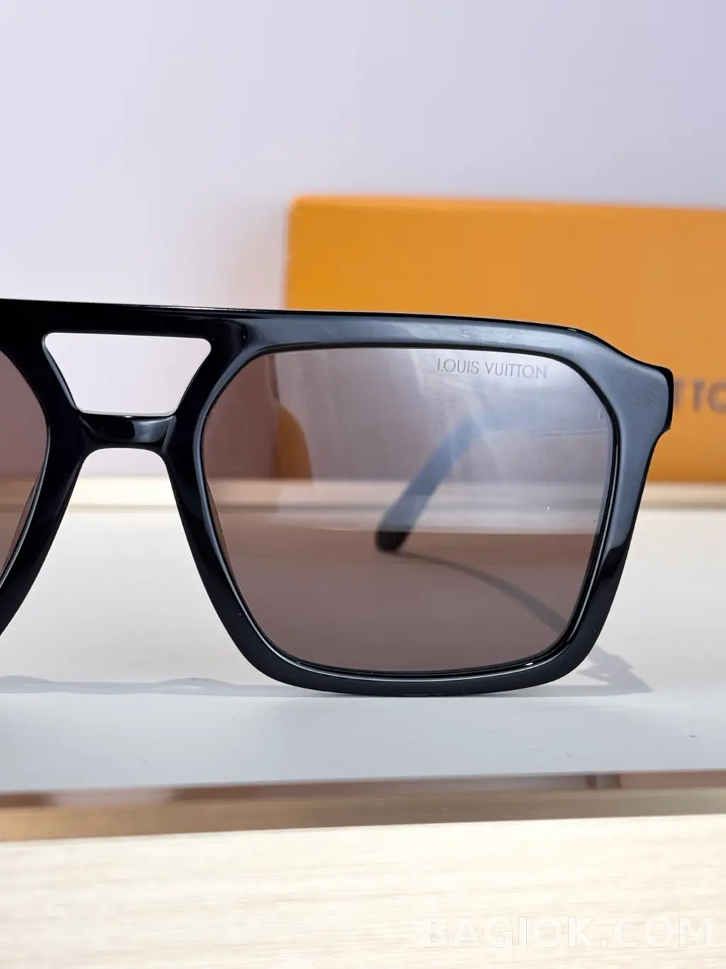 루이비통 Louis Vuitton Z3095U 사각 Sunglasses 상세 이미지
