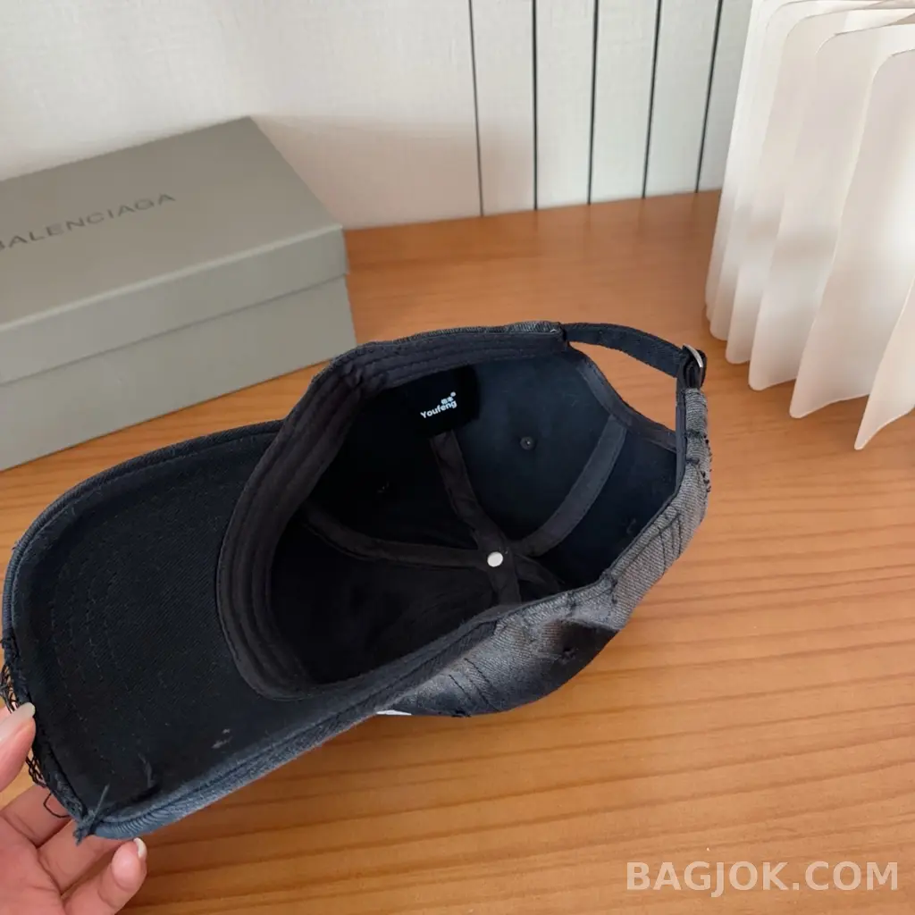 발렌시아가 발렌시아가 디스트로이드 볼캡 모자 상세 이미지