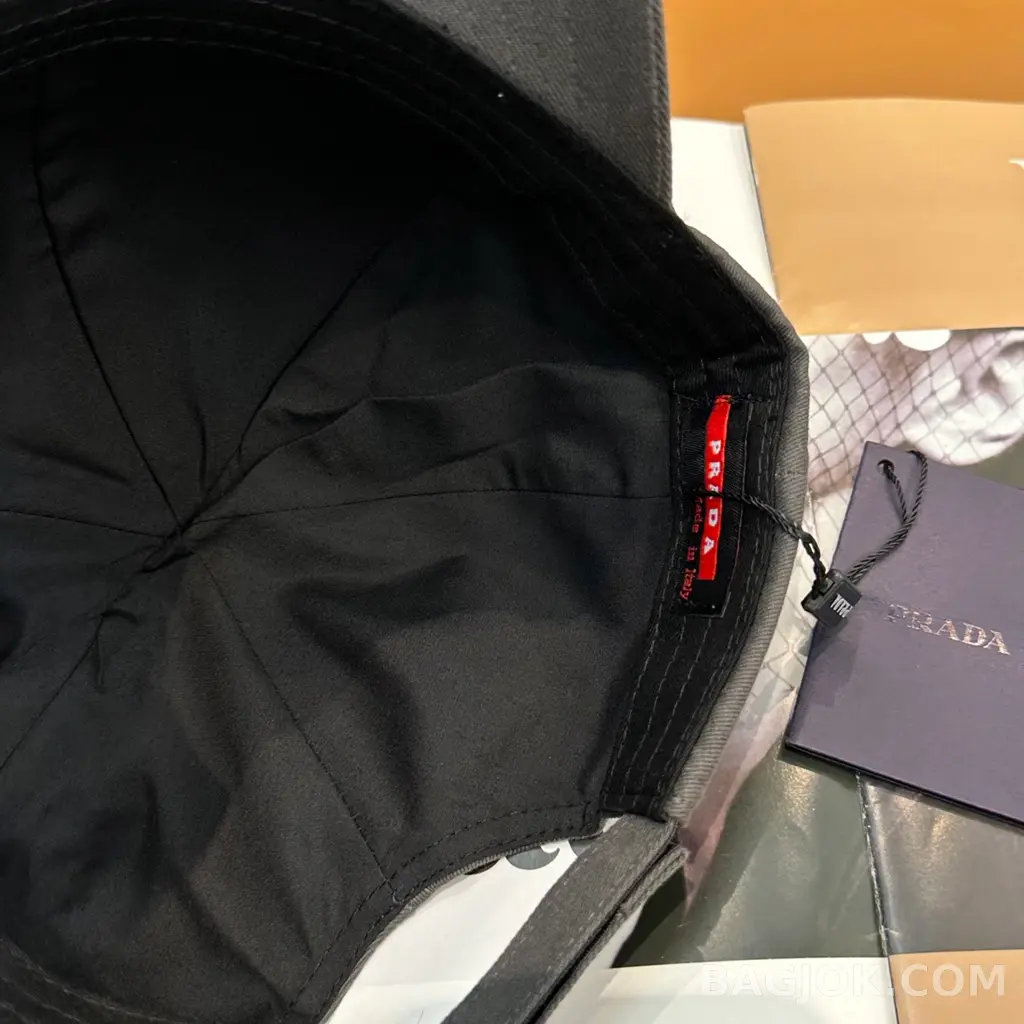 프라다 프라다 뉴스타일 베이스볼 캡 상세 이미지