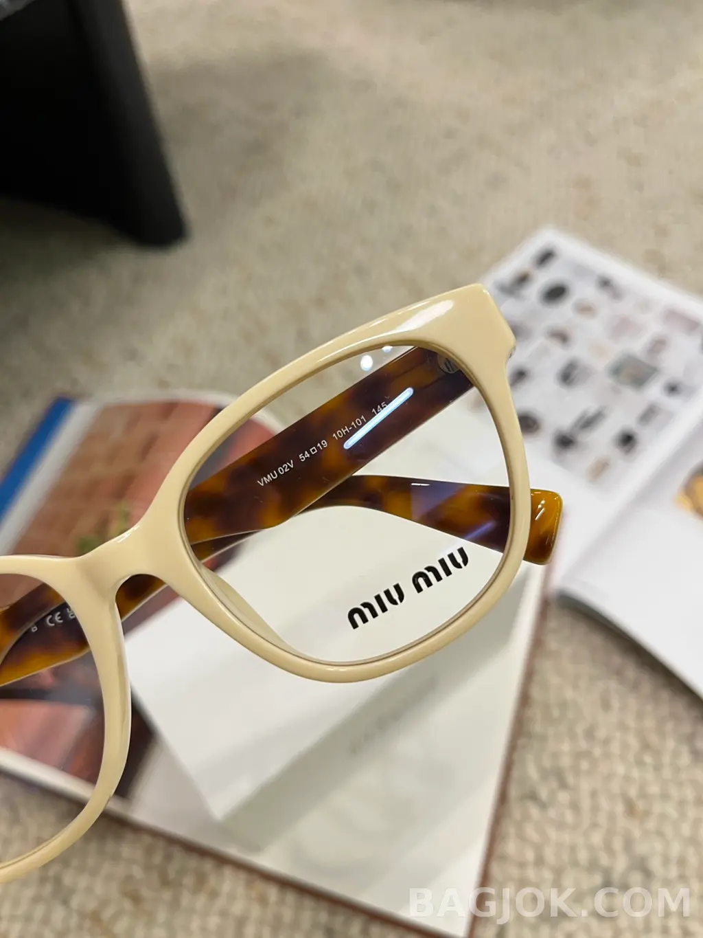 미우미우 MiuMiu VMU 02V 캣아이 안경 상세 이미지